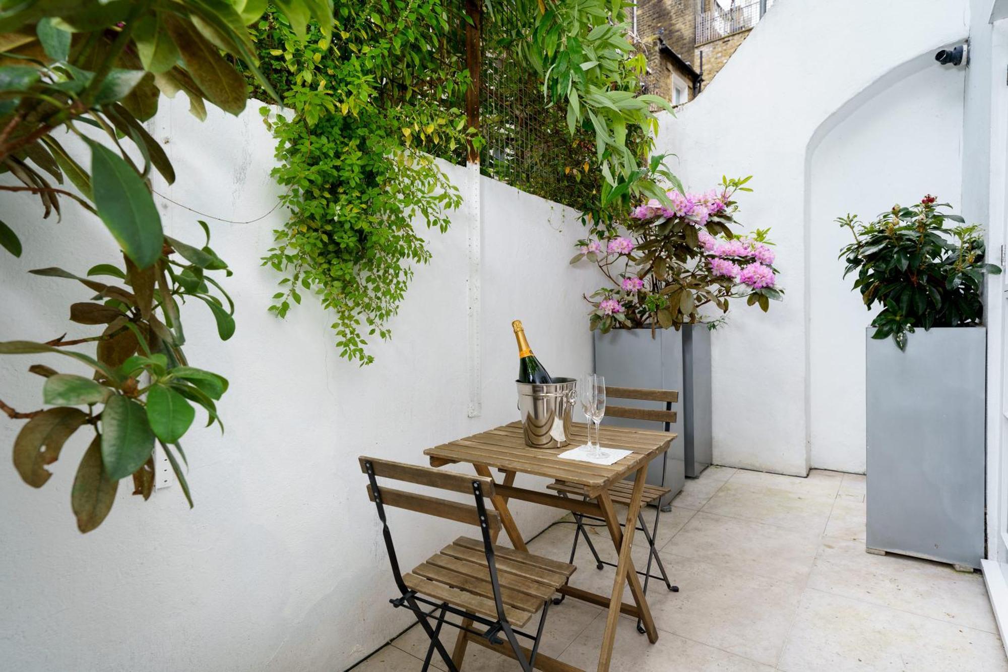 2 Bedroom Flat In Pimlico & Westminster London Exterior photo